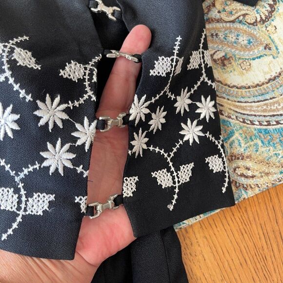 Periwinkle Black Midi Dress White Embroidery Empire Waist Vintage Size 12 - Picture 6 of 9